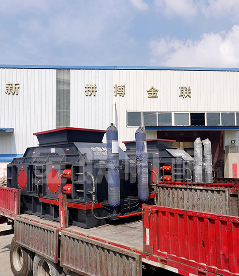 1508大型對輥破碎制砂機發貨圖片