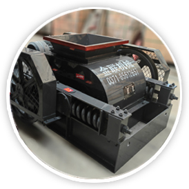 小型皮帶對輥破碎機現場圖片