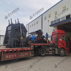 1000*700液壓對輥制砂機，1210反擊破發往四川