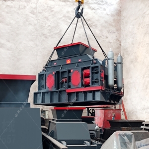 2PG1200x800型液壓直聯對輥破碎制砂機發貨