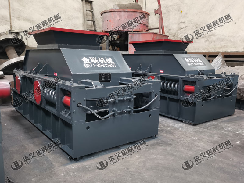 2PG1000x700型直連式液壓對輥制砂機發往新疆