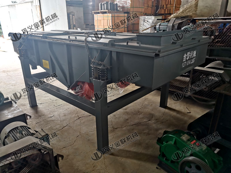 2PG1208型半自動液壓對輥制砂機發貨 發往烏魯木齊