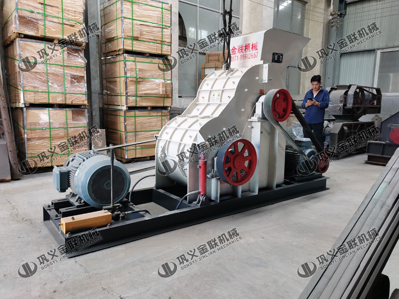 SCF800x800中型雙級粉碎機發往云南