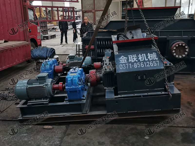 2PG800x600中型直連式對輥破碎機發往廣西  