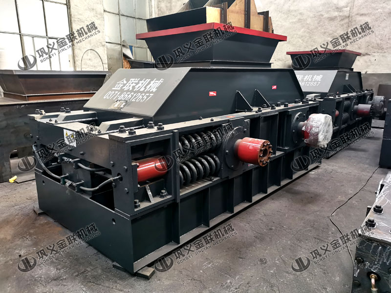 2PGY1208大型液壓對輥制砂機發貨 發往吉林