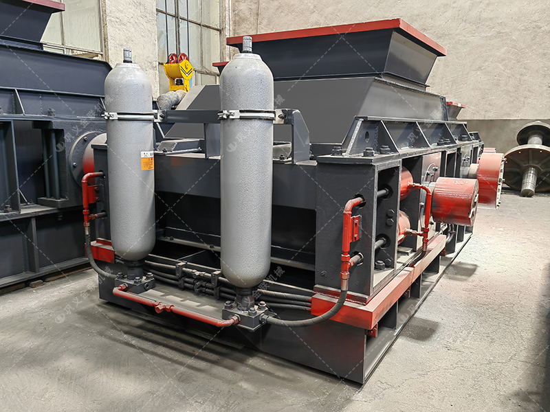 2PGY1208大型液壓對輥制砂機發貨 發往吉林