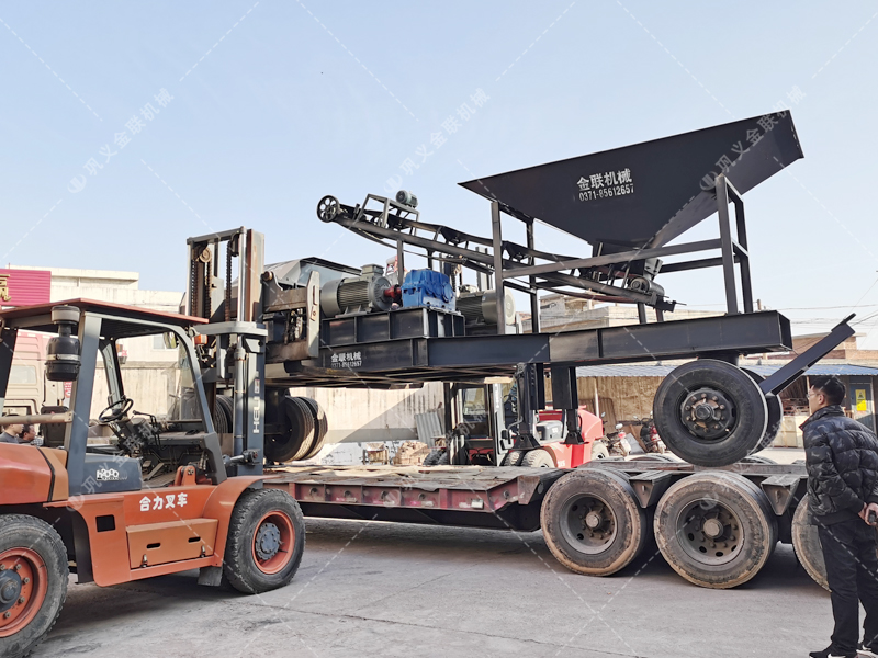 2PG1200x800大型移動式對輥破碎機發貨 破碎石灰石