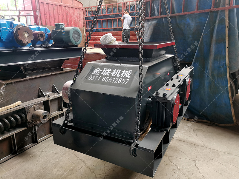 600x750中型破碎設備雙齒輥破碎機發往廣東