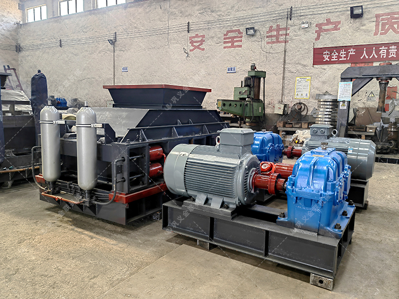 2PG1000x700液壓直連式對輥破碎機發貨圖片