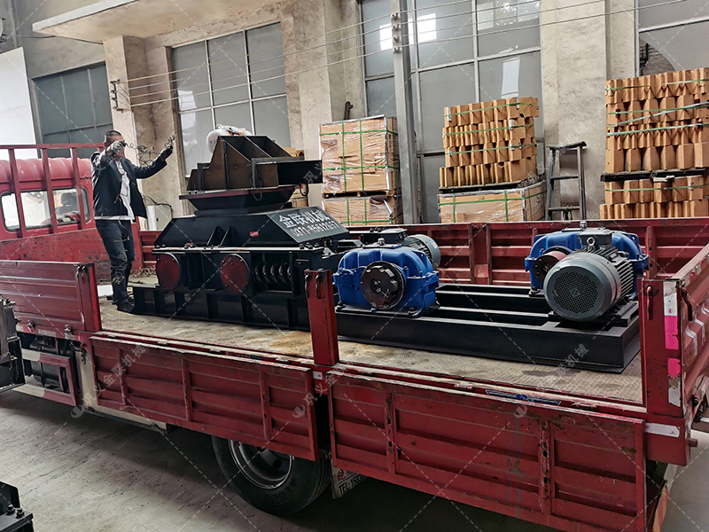 2PG800x600直連式對輥破碎機發貨圖片