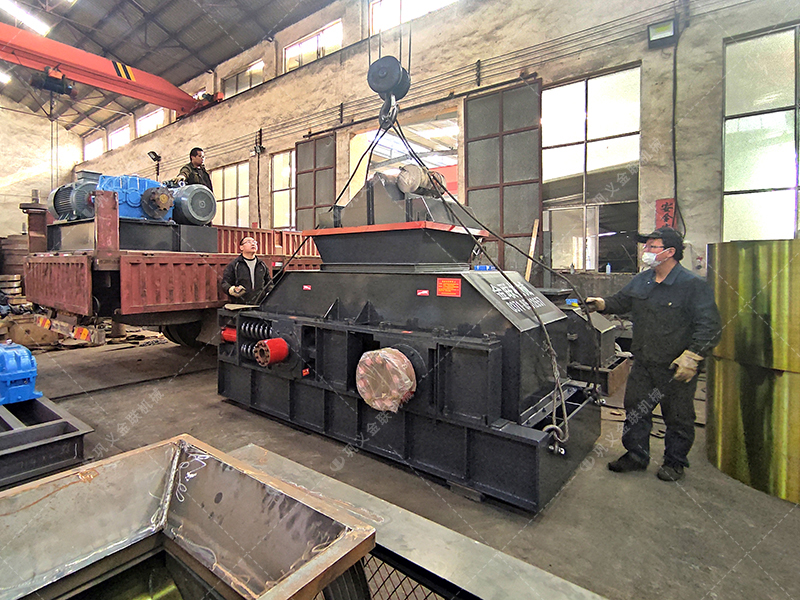 2PG1208對輥制砂機設備發往四川成都