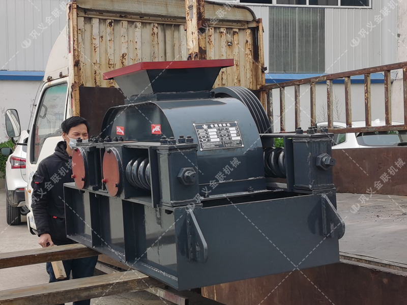 2PGC400X400雙齒輥破碎機發貨圖片_發往廣西百色_破碎錳礦