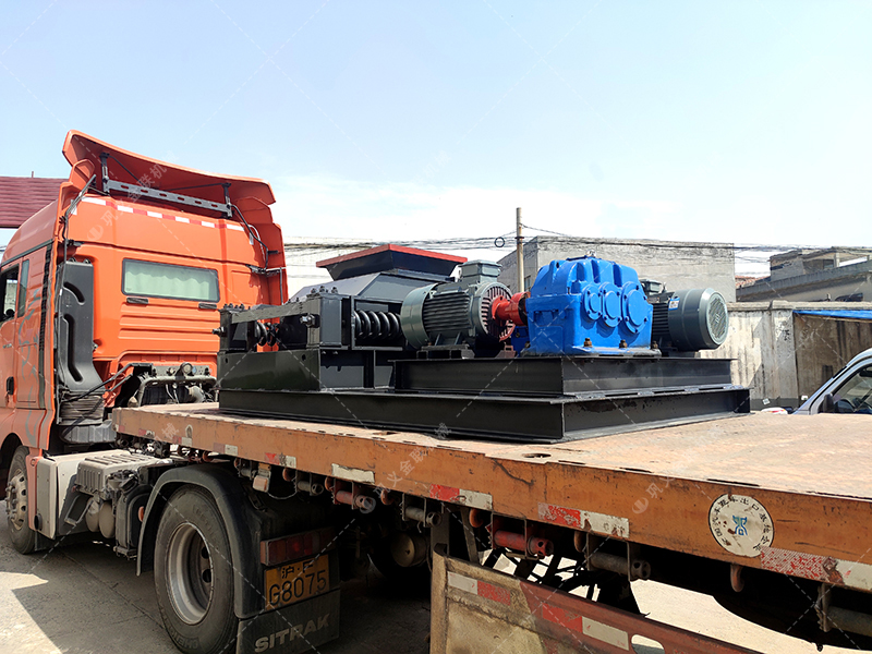 2PGC900X900雙齒輥破碎機發貨圖片_發往內蒙古赤峰_破碎煤