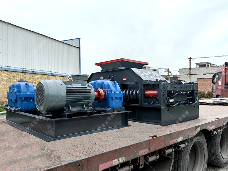 2PG800X600對輥破碎機發貨圖片_發往廣西三江_鵝卵石制砂