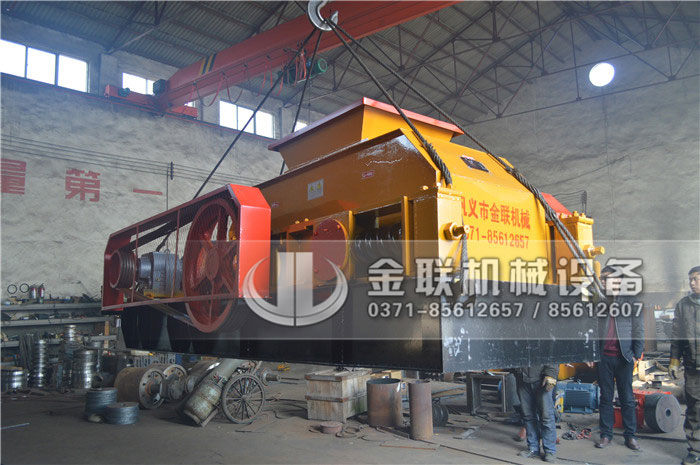 彈簧在對輥制砂機運作過程中起到什么作用