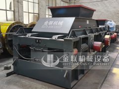 大型直連式液壓對輥制砂機-液壓對輥破碎機發往湖北